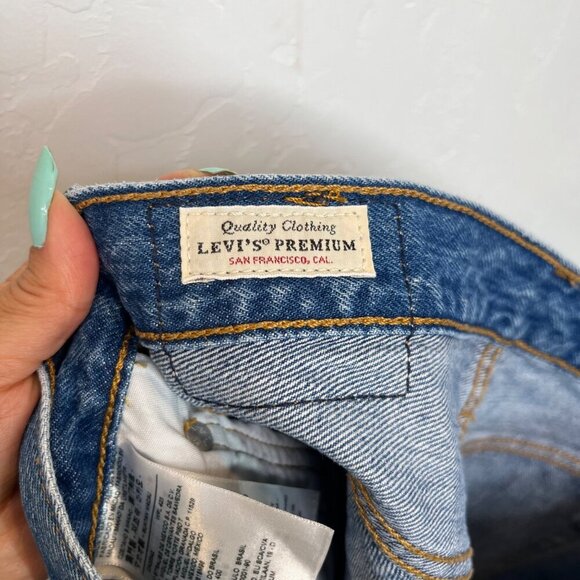 Levi's 501 Premium Cut off jean denim shorts Size 27 Medium wash High rise - Picture 9 of 11